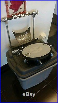 Roland TD20 Electronic Drum Set Kit, kick pedal, throne, toms, snare complete