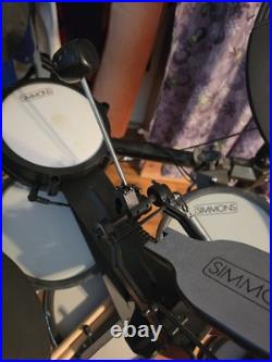 Simmons SD600 Electronic Drum Set with Mesh Heads and Bluetooth Simmons SD600 Electronic Drum Set with Mesh Heads and Bluetooth