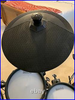 Simmons sd550 electronic drum set with mesh pads