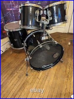 TAMA very clean vintage 5 PIECE KIT with hardware. 22,16,13,12, 14 snare. $325.00