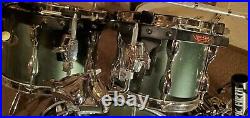 Tama Rockstar 5-Piece Misty Chrome Fusion Drum Set withStar-Cast Mounting System