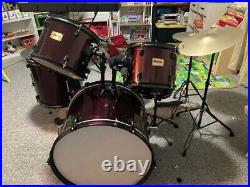 Used condition, red, Mendini drum set