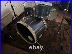 Vintage 1960s Ludwig Super Classic Drum Set in Blue 20, 14, 14, 12. Tom, Snare