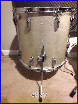 Vintage 1971 Ludwig 3 ply with rerings SILVER SPARKLE Drum Set Made in USA