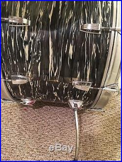 Vintage 1976 LUDWIG Black Oyster Drum set 22,12,13,16. 3 Ply withre-rings