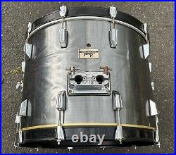 Vintage Pearl World 22 Bass Drum Metal Grey Wrap