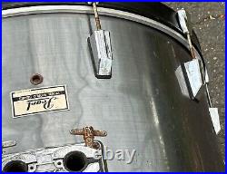 Vintage Pearl World 22 Bass Drum Metal Grey Wrap