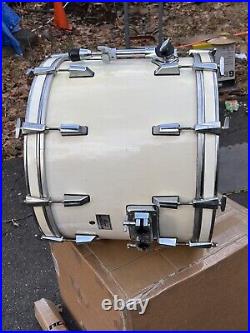 Vintage Pearl World 22 Bass Drum White Wrap B