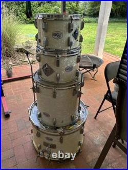 Vintage Rogers R-380 drums set white pearl 22 kick, 16,13,12 toms