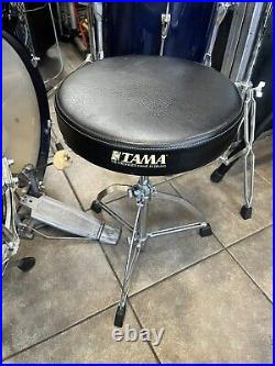 Yamaha Complete 5 Piece Drum Set With Mic & throne