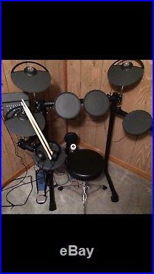 Yamaha DTX400K, electric drum set (sticks, head phones, stool, and drums)