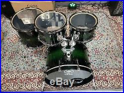 Yamaha Live Custom 4pc Emerald Shadow Drum Set 22,16,12,10
