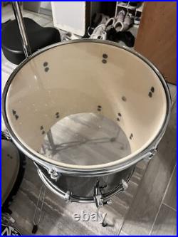 Yamaha Rydeen 5-Piece Shell Pack with 22 Bass Drum Black Glitter Yamaha Rydeen 5-Piece Shell Pack with 22 Bass Drum Black Glitter