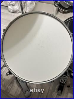 Yamaha Rydeen 5-Piece Shell Pack with 22 Bass Drum Black Glitter Yamaha Rydeen 5-Piece Shell Pack with 22 Bass Drum Black Glitter