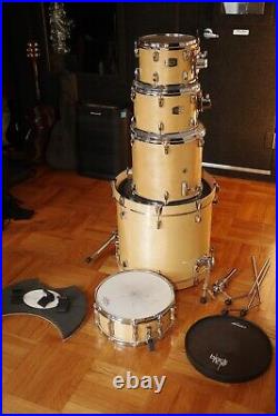Yamaha Stage Custom Birch 5pc Drum Set with20inch bass drum