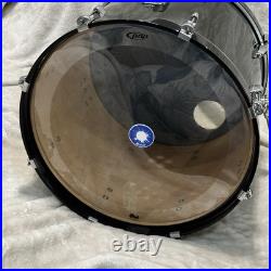 Yamaha Stage Custom Birch Kick Bass Drum 22 x 17 in. Raven Black Percussion EUC Yamaha Stage Custom Birch Kick Bass Drum 22 x 17 in. Raven Black Percussion EUC