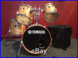 Yamaha stage custom natural birch 4 piece drum set 18x15 bass withpadded case
